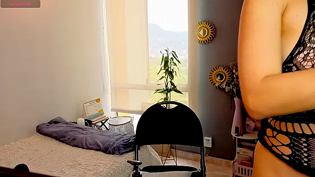 Snapshot of arteverena chatting on 11/11/25, 05:13 arteverena online show from 11/11/25, 05:13