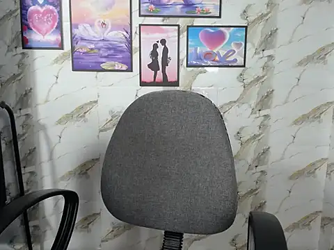 Snapshot of Love_bug15 chatting on 03/17/25, 03:03 Love bug15 online show from 03/17/25, 03:03