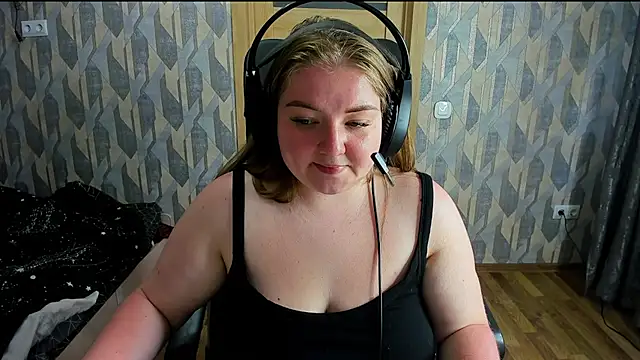 Snapshot of valery1610 chatting on 06/25/26, 10:31 valery1610 online show from 06/25/26, 10:31
