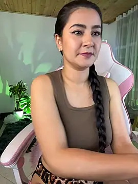 Snapshot of Violetta_kim1 chatting on 12/03/24, 01:41 Violetta kim1 online show from 12/03/24, 01:41