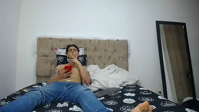 Snapshot of Amanda_Jampiher chatting on 12/08/24, 03:43 Amanda Jampiher online show from 12/08/24, 03:43