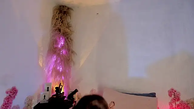 Jeanineescott online show from 03/04/25, 09:22