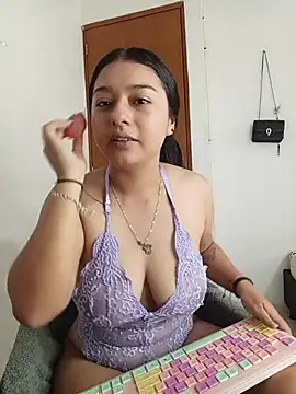 Kittyy Hott  online show from 12/16/25, 09:09