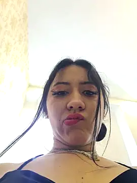 LuciaTomson online show from 11/17/25, 01:50