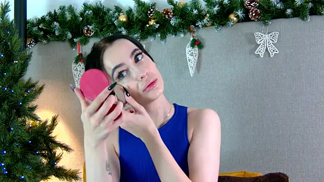 Snapshot of MarieKarma chatting on 12/29/24, 06:27 MarieKarma online show from 12/29/24, 06:27