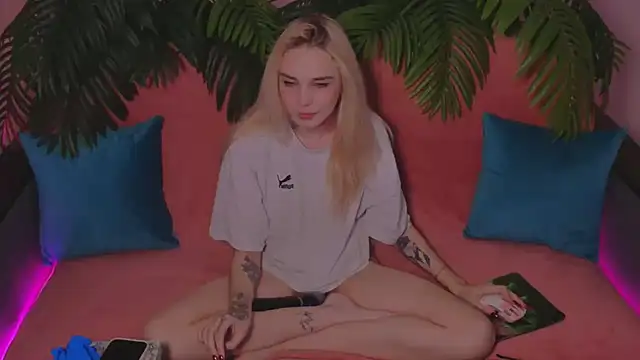 StellaSweetness online show from 02/17/25, 11:02