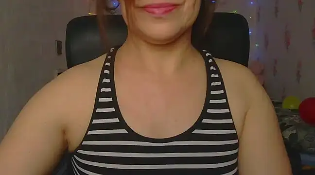 Snapshot of KittyyLaBeauty chatting on 03/04/25, 02:10 KittyyLaBeauty online show from 03/04/25, 02:10