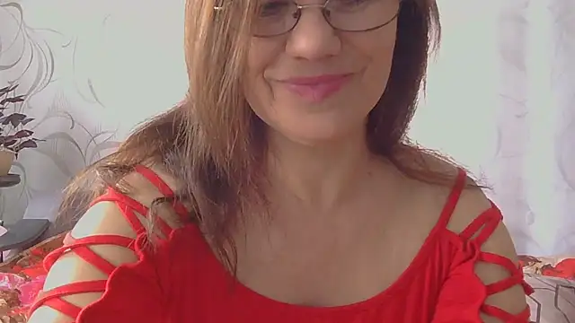 Snapshot of KittyyLaBeauty chatting on 03/15/25, 06:47 KittyyLaBeauty online show from 03/15/25, 06:47