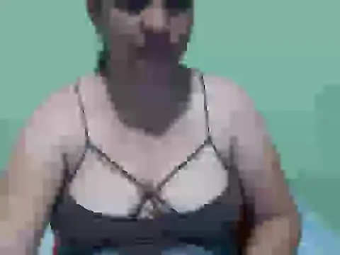 Snapshot of sonia__milk chatting on 05/23/26, 11:53 sonia milk online show from 05/23/26, 11:53
