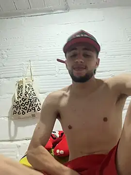 Snapshot of ever10183 chatting on 04/05/26, 11:13 ever10183 online show from 04/05/26, 11:13