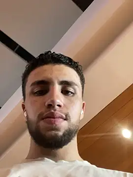 Snapshot of ever10183 chatting on 04/07/26, 04:29 ever10183 online show from 04/07/26, 04:29