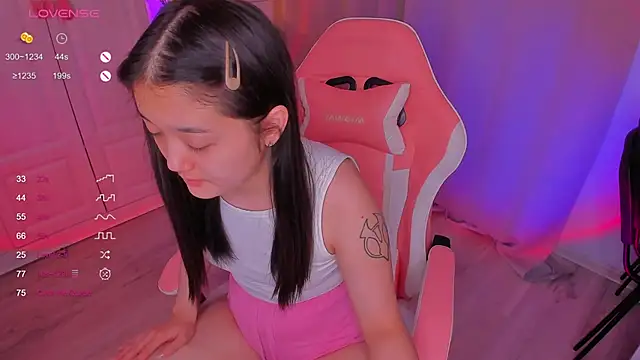 FreyaRaya online show from 01/25/25, 12:05