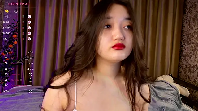 FreyaRaya online show from 11/28/25, 03:31