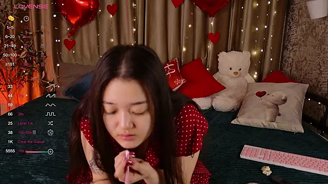 Snapshot of FreyaRaya chatting on 02/14/26, 03:58 FreyaRaya online show from 02/14/26, 03:58