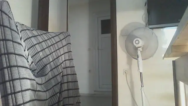 Snapshot of thekeys chatting on 05/13/26, 07:39 thekeys online show from 05/13/26, 07:39