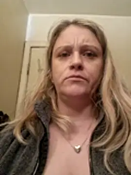 jgodbout2011 online show from 04/12/26, 07:35