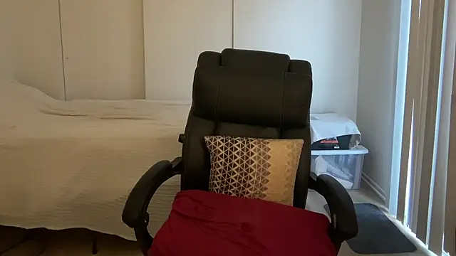 Snapshot of Drummajor chatting on 12/22/25, 04:59 Drummajor online show from 12/22/25, 04:59