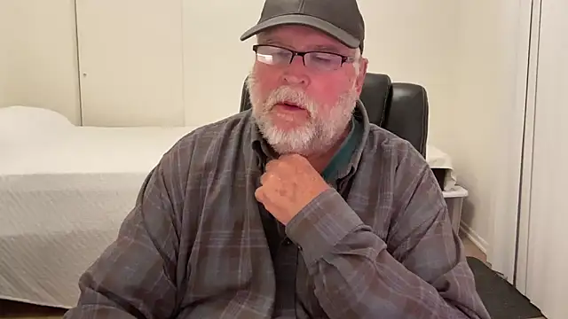 Snapshot of Drummajor chatting on 02/14/26, 03:14 Drummajor online show from 02/14/26, 03:14