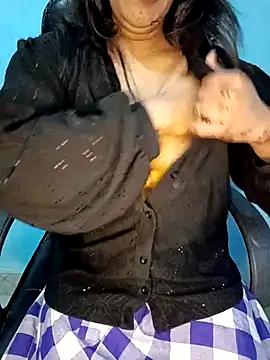 Snapshot of Dayna-36 chatting on 03/09/25, 04:11 Dayna-36 online show from 03/09/25, 04:11