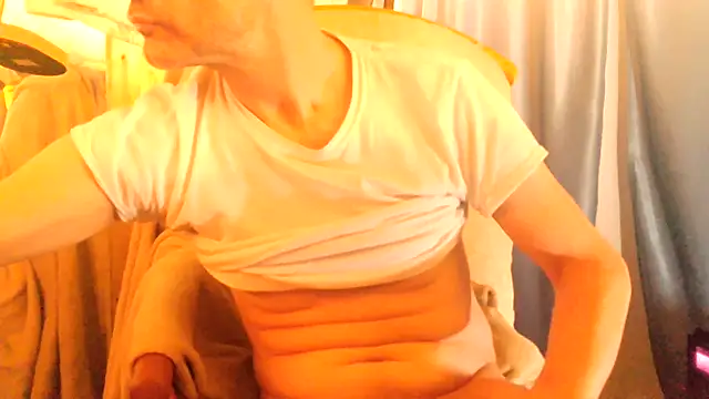 Snapshot of Haztogo4me chatting on 03/14/26, 11:43 Haztogo4me online show from 03/14/26, 11:43