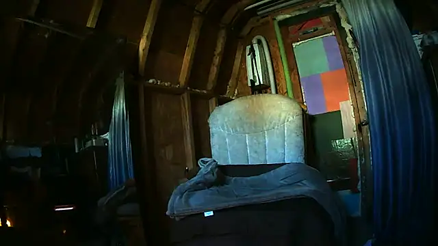 Snapshot of Haztogo4me chatting on 03/18/26, 05:05 Haztogo4me online show from 03/18/26, 05:05