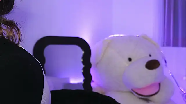 Snapshot of ivyleague_ chatting on 02/25/26, 06:06 ivyleague online show from 02/25/26, 06:06