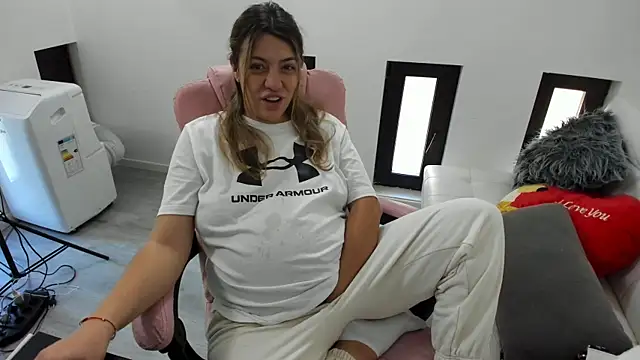 Dyana Kaylinn online show from 06/13/26, 04:32