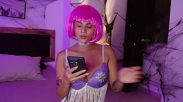 Snapshot of Susi_bell chatting on 11/01/25, 12:01 Susi bell online show from 11/01/25, 12:01