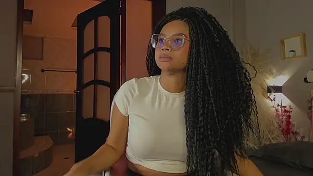 nayah   online show from 02/08/25, 09:04