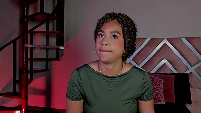 nayah   online show from 09/27/25, 07:52