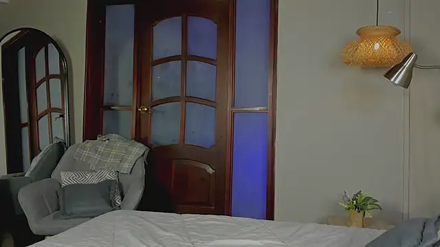 nayah   online show from 01/15/26, 08:01