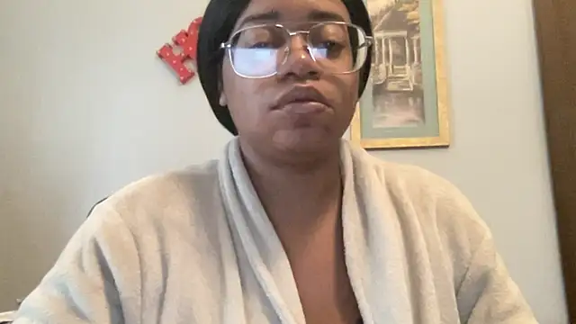 Snapshot of MommyConfident chatting on 11/14/25, 03:44 MommyConfident online show from 11/14/25, 03:44