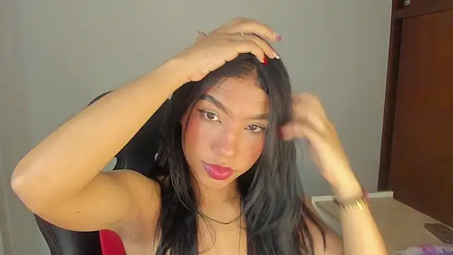 Snapshot of samy_jonnes_ chatting on 12/22/24, 02:06 samy jonnes online show from 12/22/24, 02:06