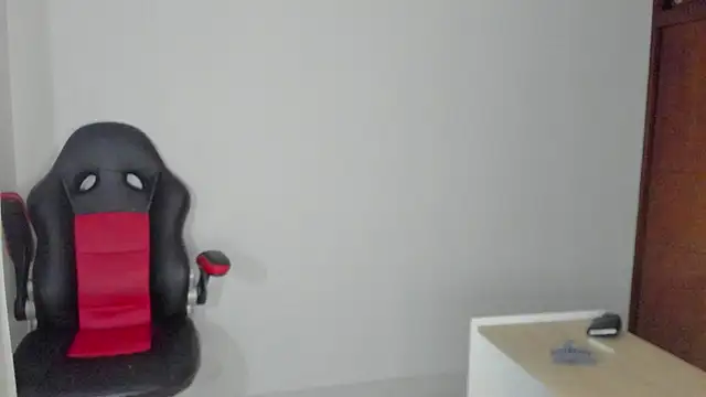 Snapshot of samy_jonnes_ chatting on 12/27/24, 12:18 samy jonnes online show from 12/27/24, 12:18