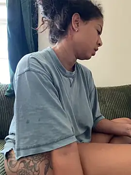 VanessaBling online show from 05/02/26, 03:06