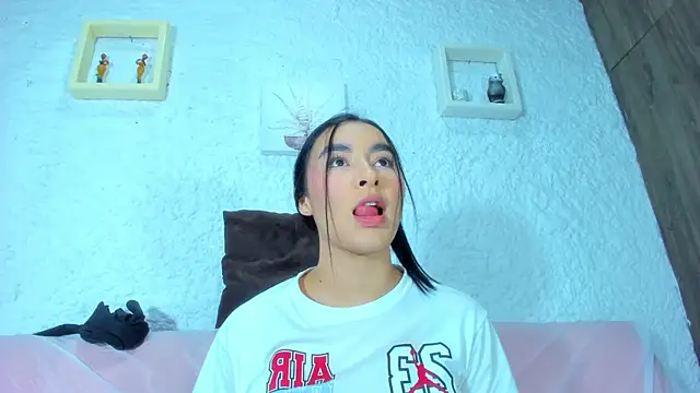 emiily s online show from 02/05/25, 12:06