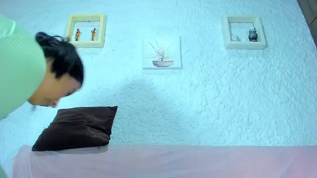 emiily s online show from 02/06/25, 12:05