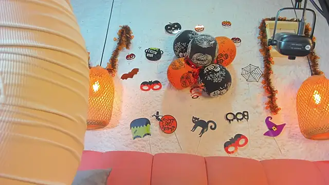 emiily s online show from 10/30/25, 12:06