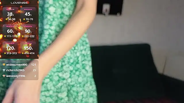 Snapshot of FoxLoveBasik chatting on 02/23/25, 08:28 FoxLoveBasik online show from 02/23/25, 08:28