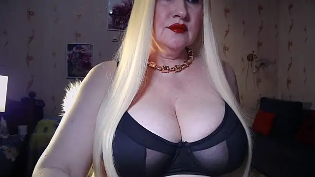 Snapshot of Renezlice chatting on 09/15/25, 06:52 Renezlice online show from 09/15/25, 06:52