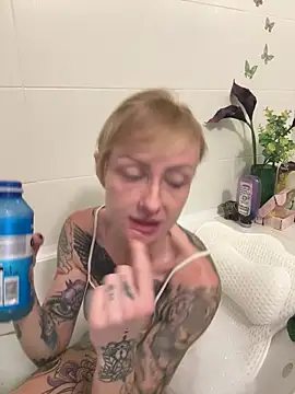 Snapshot of haileyhope_ chatting on 03/22/26, 05:27 haileyhope online show from 03/22/26, 05:27