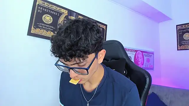 TylerWhite  online show from 03/11/25, 02:54