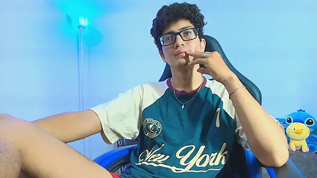 TylerWhite  online show from 10/01/25, 03:45