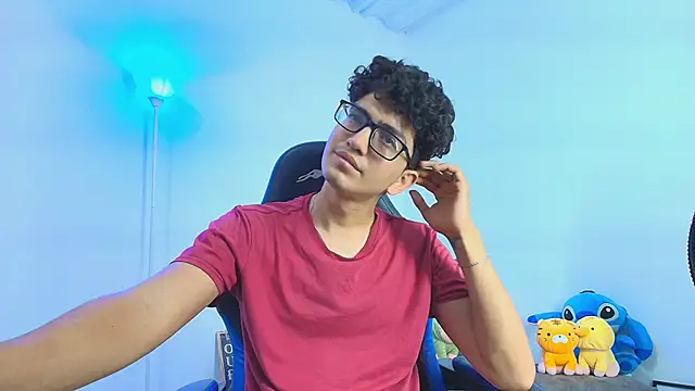 TylerWhite  online show from 10/24/25, 04:31