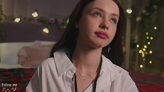 Meow Nancy online show from 02/05/25, 01:22