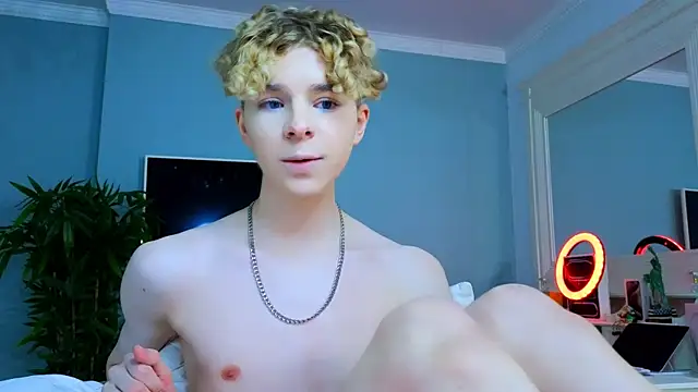 Snapshot of Kudi_Minnt chatting on 01/03/25, 09:57 Kudi Minnt online show from 01/03/25, 09:57