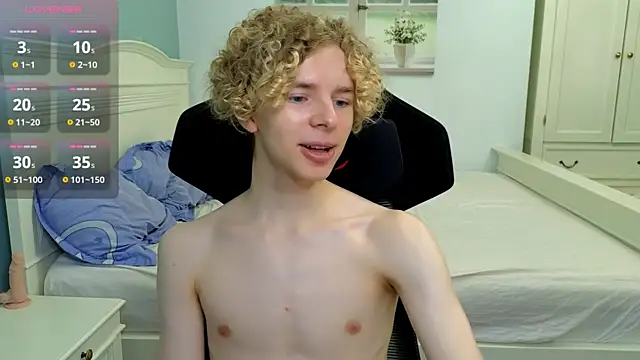 Snapshot of Kudi_Minnt chatting on 10/26/25, 04:57 Kudi Minnt online show from 10/26/25, 04:57