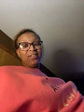 Snapshot of KLoveeee chatting on 01/28/25, 05:43 KLoveeee online show from 01/28/25, 05:43