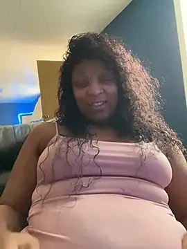 Snapshot of KLoveeee chatting on 02/08/25, 09:25 KLoveeee online show from 02/08/25, 09:25