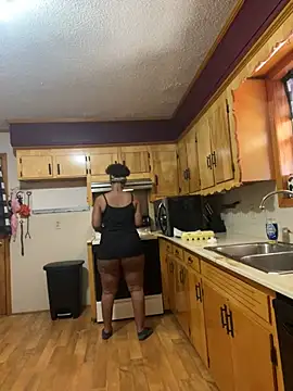 Snapshot of KLoveeee chatting on 03/12/25, 05:38 KLoveeee online show from 03/12/25, 05:38